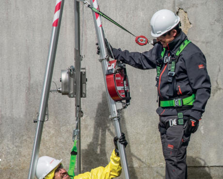 Navigating the Hazards: Guide to Safe Entry into Confined Spaces